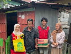 KKN Tematik Unhas Salurkan Bantuan untuk Warga Terdampak Banjir di Parepare.
