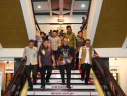 Akui Kantor Gubernur Sulsel Keren, Menko PKM Pratikno : Foto Yuk, Keren Ini!