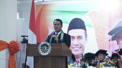 Hadiri Wisuda UNM, Mentan Amran Dorong Generasi Muda Mengawal Indonesia menuju negara superpower.