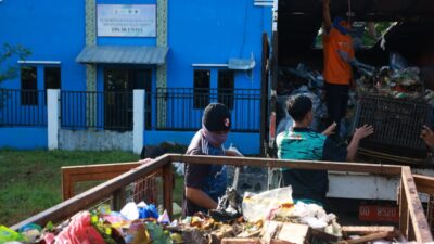 Peringati HPSN, DLH Kota Makassar Gelar Aksi Bersih-Bersih di TPS 3R dan Bank Sampah Untia.