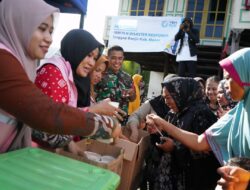 Misi Kemanusiaan, PLN UID Sulselrabar Bergerak Cepat Bantu Korban Banjir di Kabupaten Maros