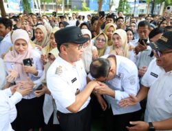 Banjir Air Mata Iringi Danny Pomanto Saat Berpamitan di Balai Kota.