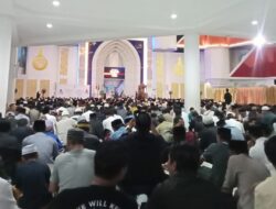 Ribuan Umat Muslim Hadiri Buka Puasa Raja Salman Bin Abdulaziz Al-Saud, di Masjid Kubah 99 Asmaul Husna.