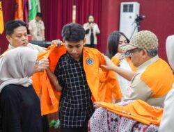 Rektor UNM Lepas 386 Mahasiswa KKN Reguler dan Terpadu Semester Genap Tahun Akademik 2024/2025