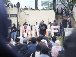 Wali Kota Makassar Bacakan Puisi di MIWF 2025, “Pulang ke Dapur Ibu” Sentuh Hati Penonton