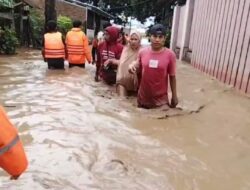 Tim Andalan Peduli Salurkan Bantuan Korban Banjir di Empat Kabupaten, Warga Ucapkan Terima Kasih ke Gubernur Sulsel 