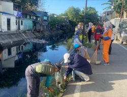 Kadis Sosial Makassar Bersama Jajaran Lakukan Kerja Bakti Bersihkan Kanal Jongaya
