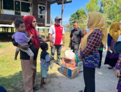 Senyum Bahagia Warga Miskin di Desa Laikang, Dapatkan Bantuan dari Ketua TP PKK Kabupaten Takalar