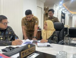 Kadisdik Makassar Tegaskan Distribusi Seragam Sekolah Sesuai Aturan, Siap Evaluasi Penyedia Jika Ditemukan Ketidaksesuaian