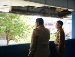 Appi Geram Lihat Selokan & Plafon Rusak di SMPN 53, Siap Tambah Ruang Kelas