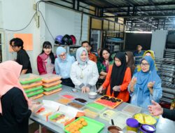 Dikunjungi Wagub Sulsel Fatmawati, Bukan Donat Biasa, Usaha Difabel Ini Raup Rp3 Juta Sehari!