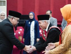 Rektor UNM Lantik Dekan FIS-H, Ingatkan Untuk Bekerja Sesuai Tupoksi