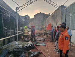 BPBD dan Damkarmart Kota Makassar, Gerak Cepat Atasi Kebakaran di Jalan Perintis 