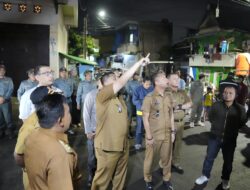 Cegah Gangguan Kamtibmas, Appi Tinjau Poskamling Bersama Satlinmas