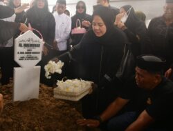 Tokoh dan Pejabat Hadiri Pemakaman Ibunda Wakil Gubernur di Sidrap