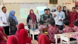 Didampingi Kadinkes Makassar, Stafsus Wapres Tinjau Penyaluran MBG di SDN Cendrawasih