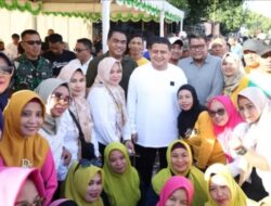 Wali Kota Makassar Didampingi Kepala DPPKB Lakukan Pembersihan Kanal dan Penanaman Pohon