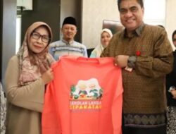 Kepala DPPKB Kota Makassar, Resmikan Sekolah Lansia Sipakatau Kecamatan Panakkukang