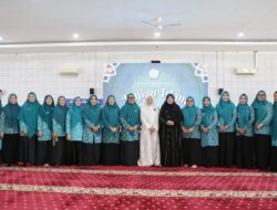 Kajian Islam Bersama dr. Aisah Dahlan, Ketua TP PKK Makassar: Perempuan Pilar Utama Keluarga