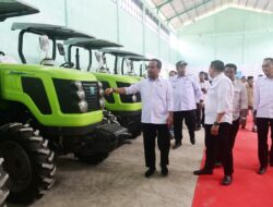 812 Kelompok Tani Sulsel Terima Alsintan, Gubernur Sulsel: untuk Wujudkan Swasembada Pangan