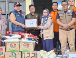 BPBD Sulsel Serahkan Bantuan Logistik Ke Pengungsi Banjir Kelurahan Katimbang