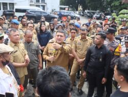 Turun dari Ruangan Kerja, Appi Buka Dialog dengan Pedagang Pasar Pabaeng-baeng Cari Solusi