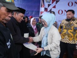 Perkuat Kepastian Hukum, Pemkab Gowa Bagikan 3.608 Sertifikat PTSL Kepada Masyarakat Tinggimoncong