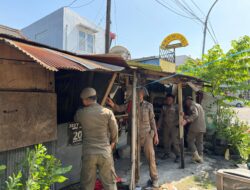 Tanpa Riak-riak, Pemkot Makassar Tertibkan Lapak PKL di Jalan Sarappo–Tentara Pelajar