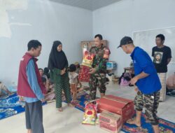 Camat Biringkanaya Serahkan Bantuan Sembako Ke korban Banjir di Biringkanaya