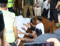 Pemkot Makassar Berduka, Almarhum Andi Muh Yasir Dilepas dengan Penuh Penghormatan ke Peristirahatan Terakhir