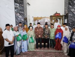 Salat Tarawih Bersama Warga, Munafri Bahas Banjir dan Pembangunan di Manggala
