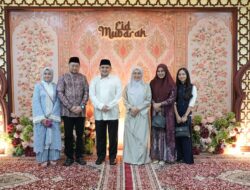 Dua Jam Open House di Rujab, Wali Kota Makassar Salami SKPD dan Masyarakat Usai Salat Idulfitri