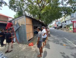 Ganggu Saluran Drainase dan Kebersihan, Lapak Liar di Tallo Dibongkar