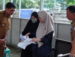 Camat Wajo Dampingi Ketua Dewan Lingkungan Kota Makassar, Melinda Aksa Kunjungi TPS3R Butung