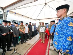 Tangis Iringi Pelepasan Jenazah Tautoto Tanaranggina, Sekda Sulsel: Kita Saksi Kebaikan Almarhum