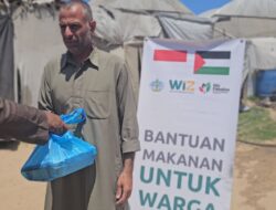 Secercah Harapan di Tengah Puing Al-Mawasi, Ratusan Warga Gaza Terima Bantuan Pangan