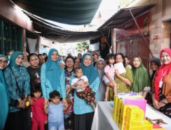 Sambangi Posyandu, Melinda Aksa Beri Semangat Kader dan Pantau Tumbuh Kembang Anak