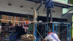 Sudah 10 Tahun Berdiri, Lapak di Atas Drainase Dibongkar Sukarela oleh Pemiliknya