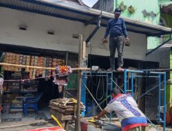 Sudah 10 Tahun Berdiri, Lapak di Atas Drainase Dibongkar Sukarela oleh Pemiliknya