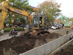 Dengarkan Aspirasi Warga, Pemprov Sulsel Percepat Perbaikan Drainase Jalan Aroepala