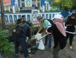 Respons Cepat Keluhan Masyarakat, DLH Bersihkan Saluran dan Angkut Sampah di Bawah Tol Layang Dekat UNM