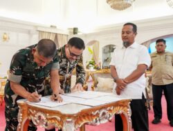 Disaksikan Gubernur Andi Sudirman, Pemprov Sulsel dan Kodam XIV/Hasanuddin Teken Kerja Sama Penanganan Banjir Lutra