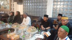 Camat Biringkanaya dan lurah Sudiang Dampingi Wali Kota Makassar Hadiri Malam Takziah Almarhum H. Darmi Andi Aco