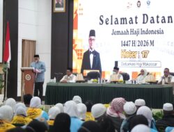 Bersama Menhaj RI, Munafri Sambut Jemaah Haji Kloter 17 Debarkasi Makassar 