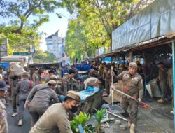 Pendekatan Humanis Berbuah Hasil, Lapak Penjual Kelapa di Area Benteng Rotterdam Bongkar Mandiri
