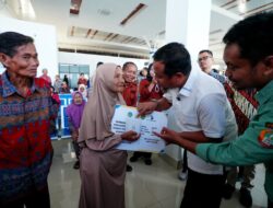 Bandara Bua Bakal Diperpanjang, Gubernur Sulsel Serahkan Ganti Rugi ke 50 Pemilik Lahan