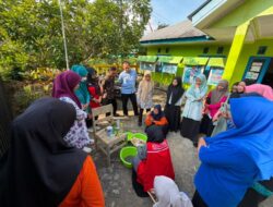 Dorong Sikap Ramah Lingkungan, Mahasiswa KKN Unhas Bantu Warga Berinovasi Membuat Deterjen Untuk Menekan Produksi Limbah Cair Rumah Tangga.