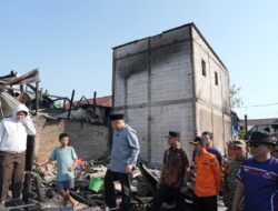 Wali Kota dan Ketua TP PKK Kota Makassar Tinjau Kebakaran Tallo Pastikan Bantuan dan Pemulihan Warga Berjalan