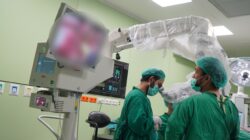 Operasi ETOS Perdana Digelar di RSUD Labuang Baji, Perluas Pilihan Layanan Bedah Saraf Minimal Invasif
