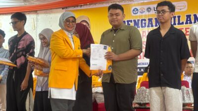 11.040 Mahasiswa Baru UNM Dapatkan Jas Almamater Gratis Dari Plt Rektor Prof. Farida: Simbol Identitas dan Penguatan Karakter